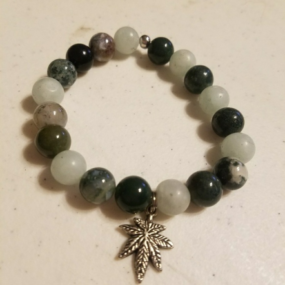 Beautiful Mary Jane stretchy‎ beaded bracelet